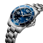 Bracciale in acciaio inox con chiusura déployante a doppia sicurezza e meccanismo di apertura a pressione dell'orologio Longines HydroConquest